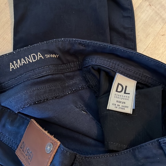 DL1961 Black Jeans - Picture 2 of 5